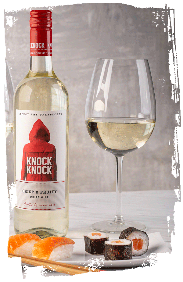 Selección variada de vinos blancos KNOCK KNOCK, incluyendo opciones afrutadas y dulces.